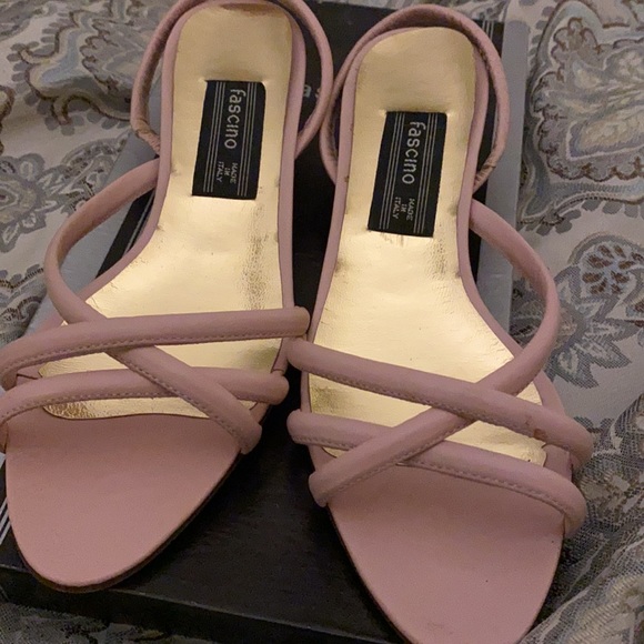 Slip on. Leather. Great for Summer. - Picture 4 of 4